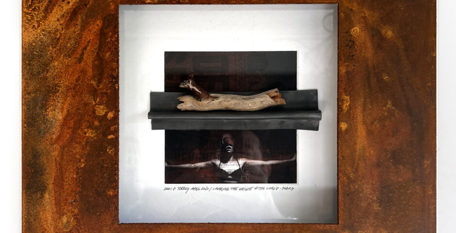 Carrying the weight of the world 2020 ^ 34 cm x 34 cm Cold rusted Steel - lead - dead wood <br> Price 450 € (VAT included)