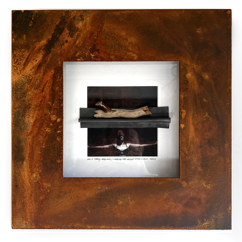 Carrying the weight of the world 2020  34 cm x 34 cm Cold rusted Steel - lead & wood - photo  <br> Price 450 € (VAT included)